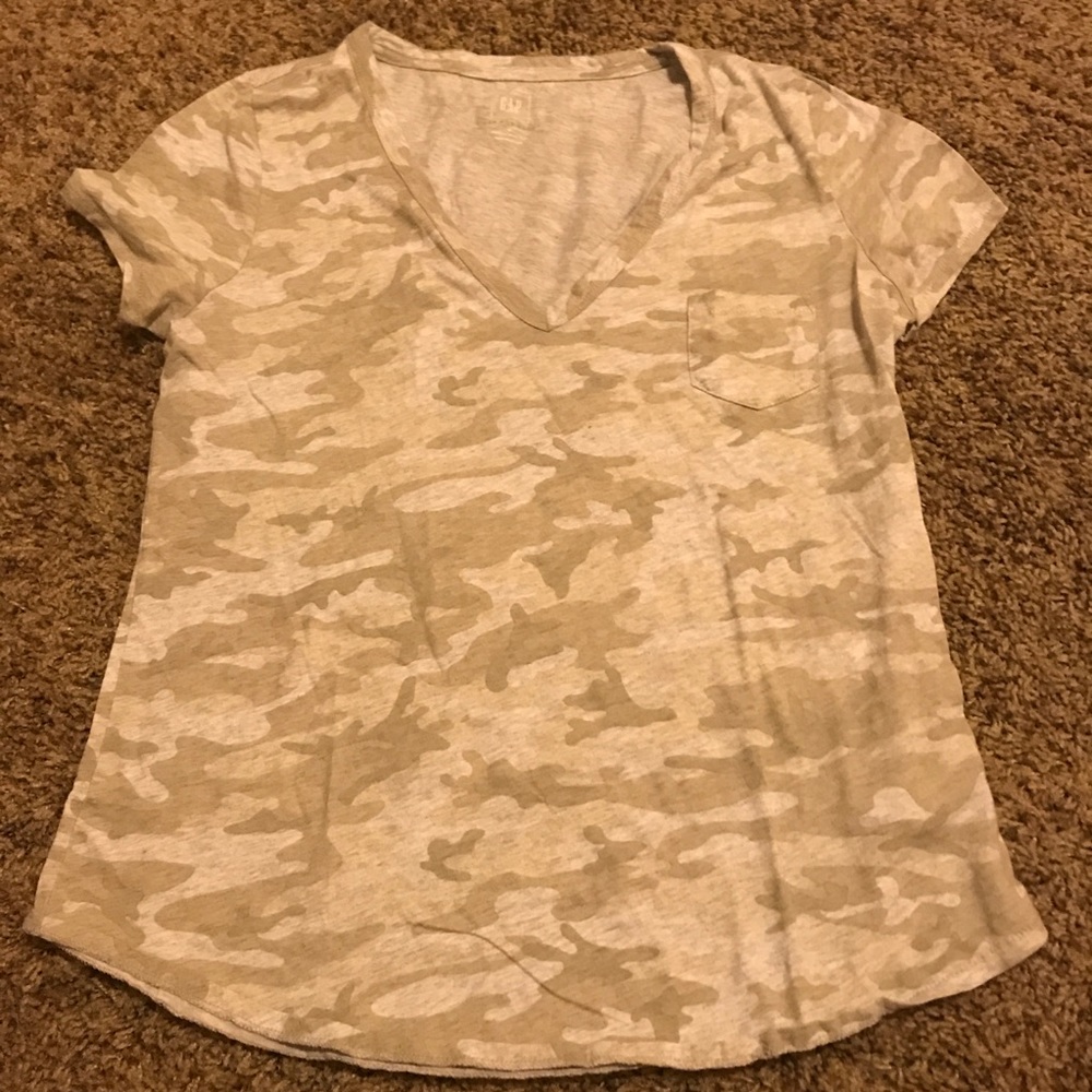 Gap tee